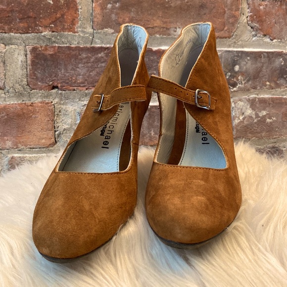 Eric Michael Suede Heels/Booties, Size 5.5 - Picture 10 of 16